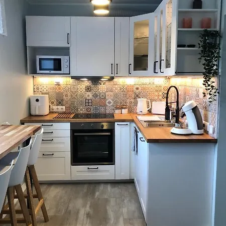Apartment Niine 12 *