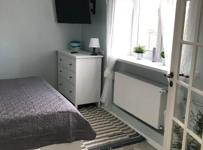 Apartament Niine 12 *